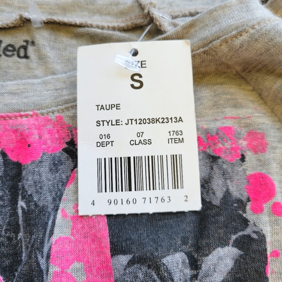 Tan ALL YOU EVER WANTED Tee Pink Graphics Stranded - Picture 6 of 6